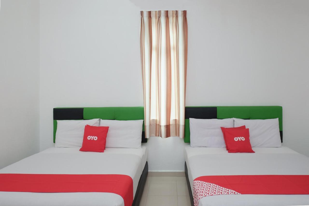 Oyo 90005 Dc Villa Guest House Kuala Rompin Dış mekan fotoğraf