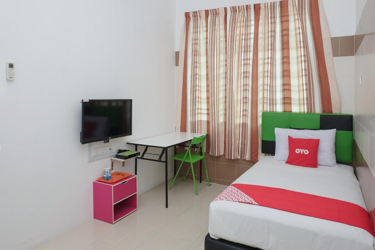 Oyo 90005 Dc Villa Guest House Kuala Rompin Dış mekan fotoğraf