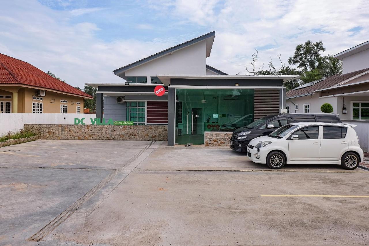 Oyo 90005 Dc Villa Guest House Kuala Rompin Dış mekan fotoğraf