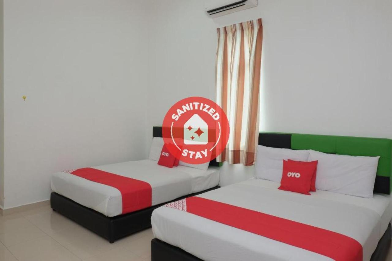 Oyo 90005 Dc Villa Guest House Kuala Rompin Dış mekan fotoğraf