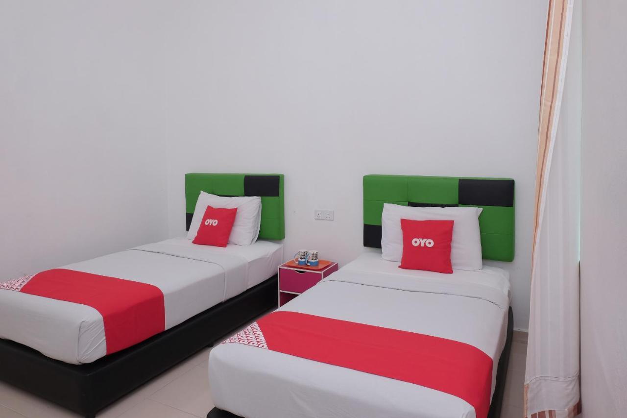 Oyo 90005 Dc Villa Guest House Kuala Rompin Dış mekan fotoğraf