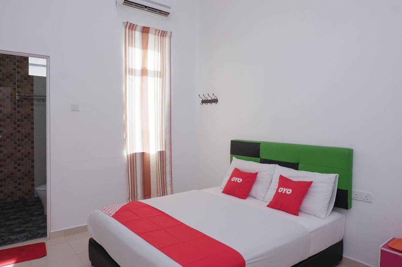 Oyo 90005 Dc Villa Guest House Kuala Rompin Dış mekan fotoğraf