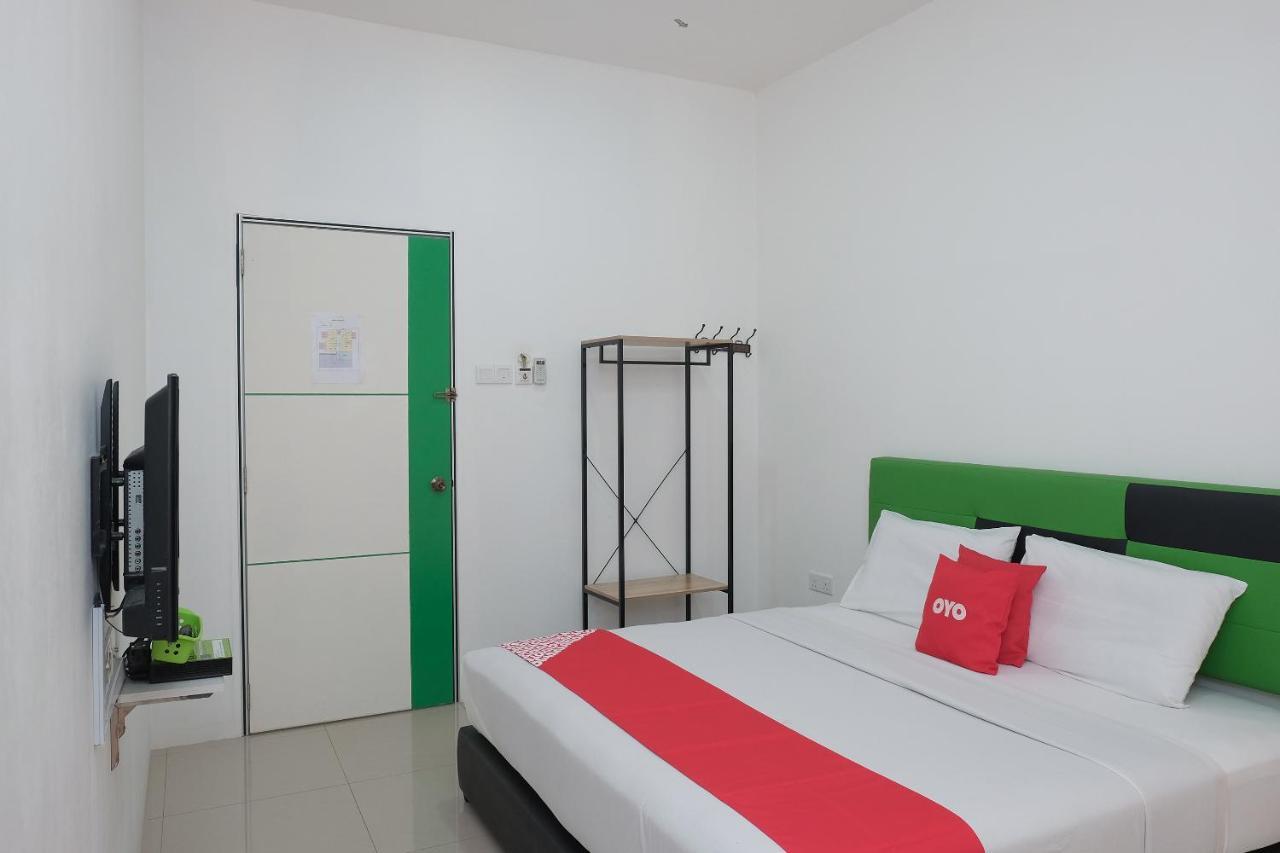 Oyo 90005 Dc Villa Guest House Kuala Rompin Dış mekan fotoğraf