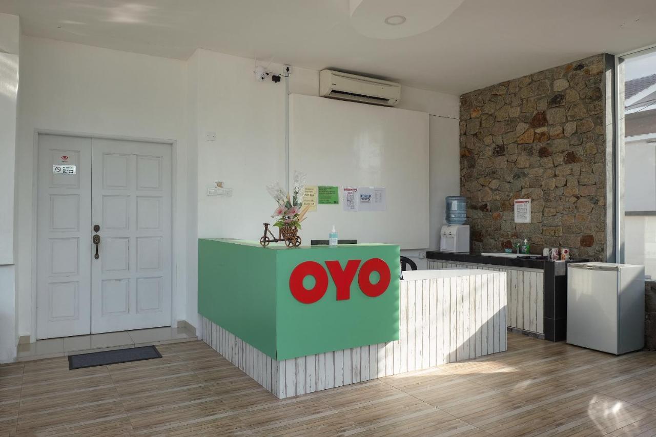 Oyo 90005 Dc Villa Guest House Kuala Rompin Dış mekan fotoğraf