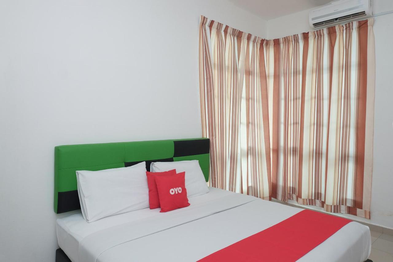Oyo 90005 Dc Villa Guest House Kuala Rompin Dış mekan fotoğraf